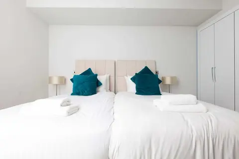 Luxurious Central Edinburgh Apartment - Sleeps 6