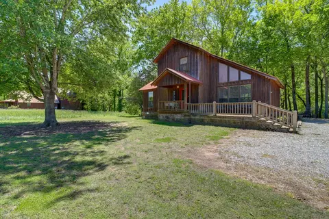 Roomy Riverfront 'trout Valley Cabin' w/ Porch!