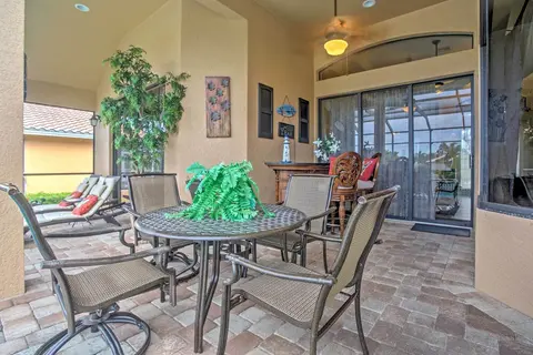 Upscale Marco Island Villa w/ Outdoor Bar + Pool!