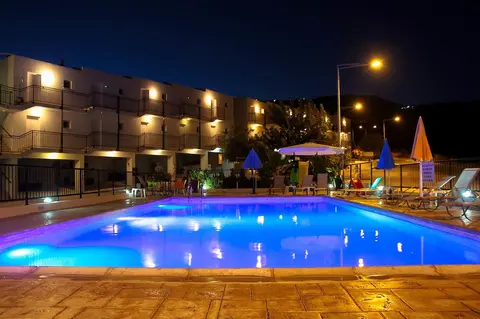 Peyia Pearl