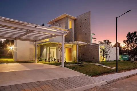 Golf View Home by Stayjade