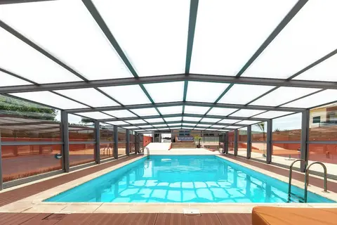 House With Heated Pool all Year Round