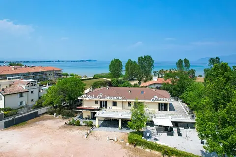 A.G. Holiday Hotel