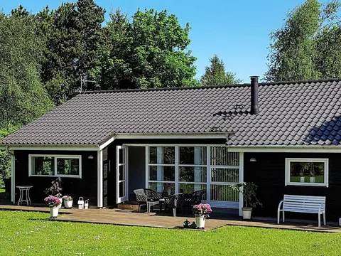 10 Person Holiday Home in Logstor-by Traum