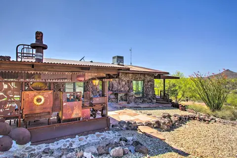 Unique Phoenix Abode w/ 2-tier Patio & Grills