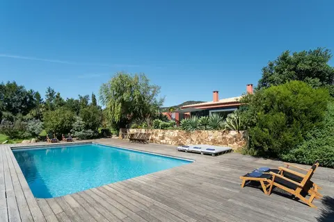 Garden Seaside Villa by Cadenzalux