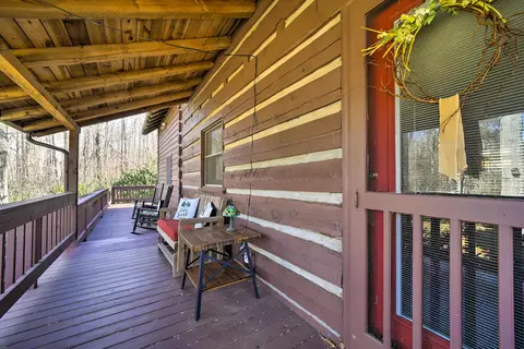 Maggie Valley Cabin w/ Game Room + Hot Tub!