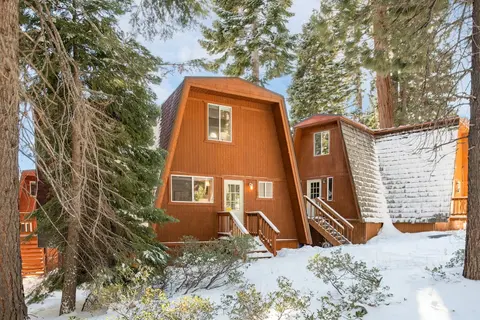Chickaree by Avantstay A-frame w/ Mountain Views