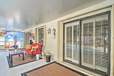 4 Mi to Beach: Sunny Seminole Home w/ Pool