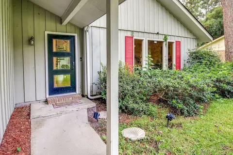 Chic Georgia Abode w/ Lounge Living: Near Beaches!