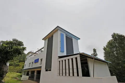 OYO 46168 Sky Hotels