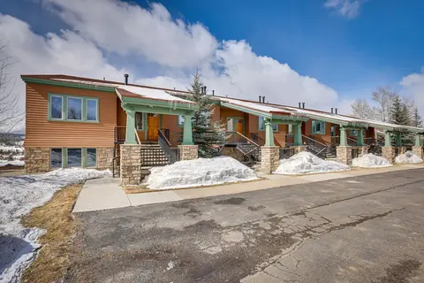 Fraser Townhome w/ Deck, 7 Mi to Winter Park!
