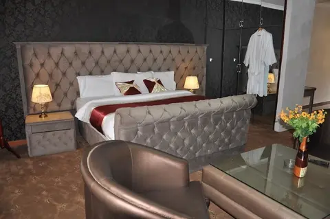 Elite Suites Hotel
