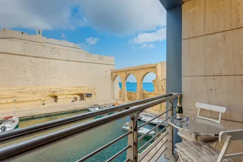 Fort St Angelo Mansions, Harbour Views Apartment