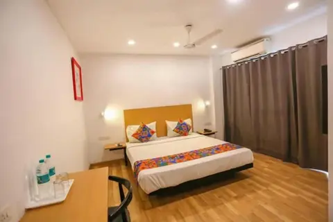 Fabhotel Lorung Residency
