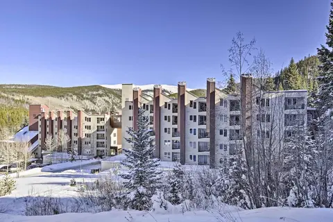 Cozy Ski-in/out Winter Park Studio w/ Hot Tubs!