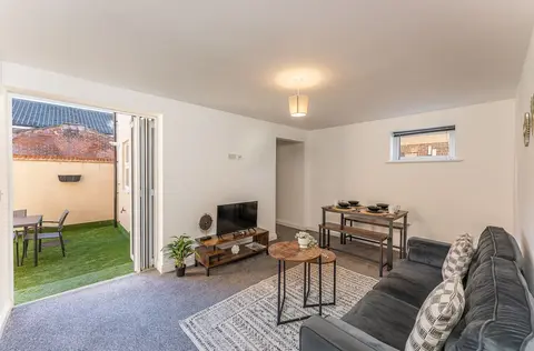 Homely 2-bed Apartment Near Luton Town Centre