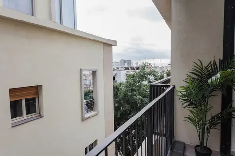 Modern Apartment Walking from the beach