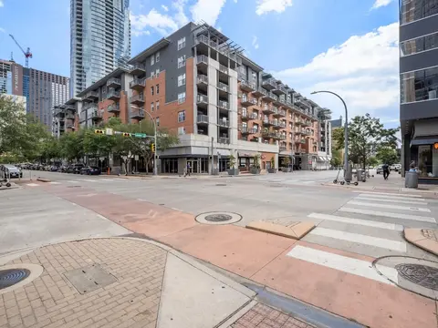 Austin Extraordinary 1BD 1BA Downtown Apartment