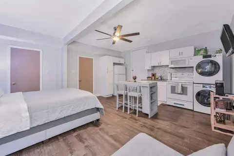 Cozy Suite Full Amenitie s pet Friendly