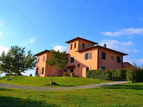 Holiday Home With Pool in Stabbia
