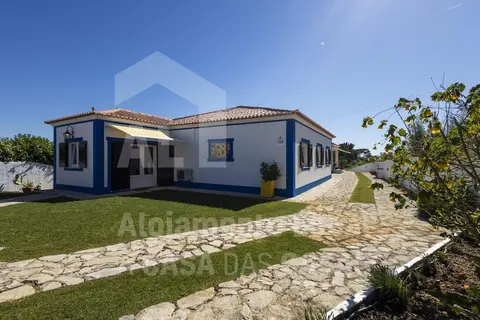 Hilltop Blue Village by Acasadascasas