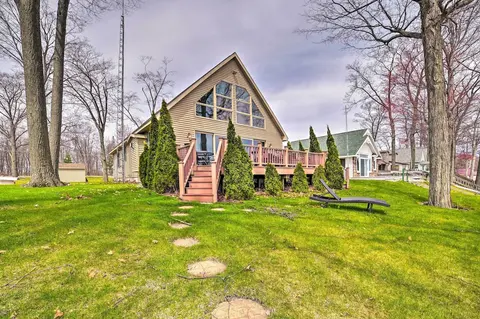 Waterfront Lake Huron Home - Private Beach!