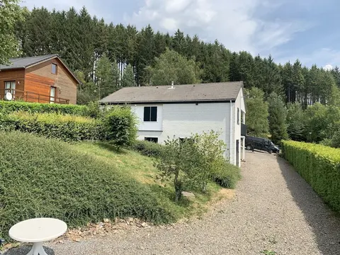 Elegant Chalet in Manhay With Sauna