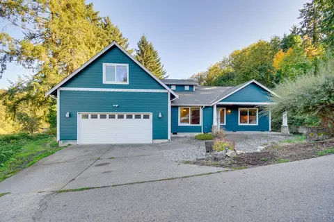 Gig Harbor Vacation Rental w/ Private Hot Tub!