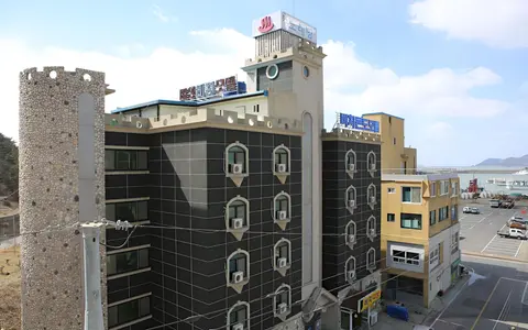 Taean Shinjindo Beach Condo Motel