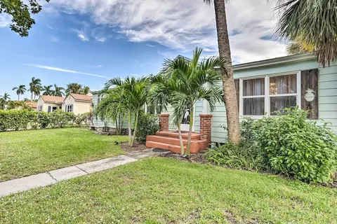 West Palm Beach Bungalow w/ Shared Backyard