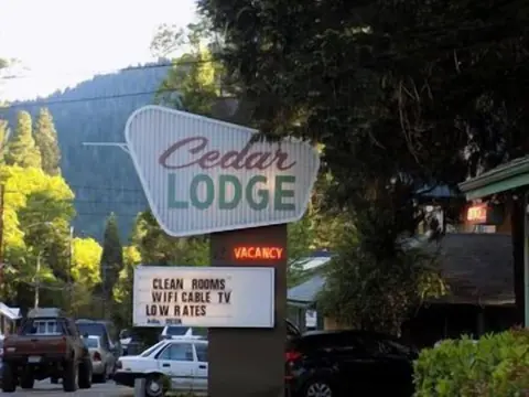 Cedar Lodge Motel