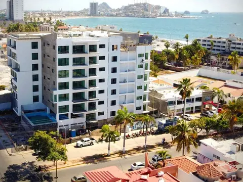 New Centric apt. with pool & jacuzzi