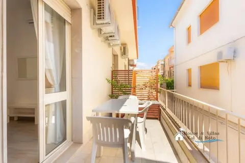 Sr-f943-ulag29a1 - Anita Apartment