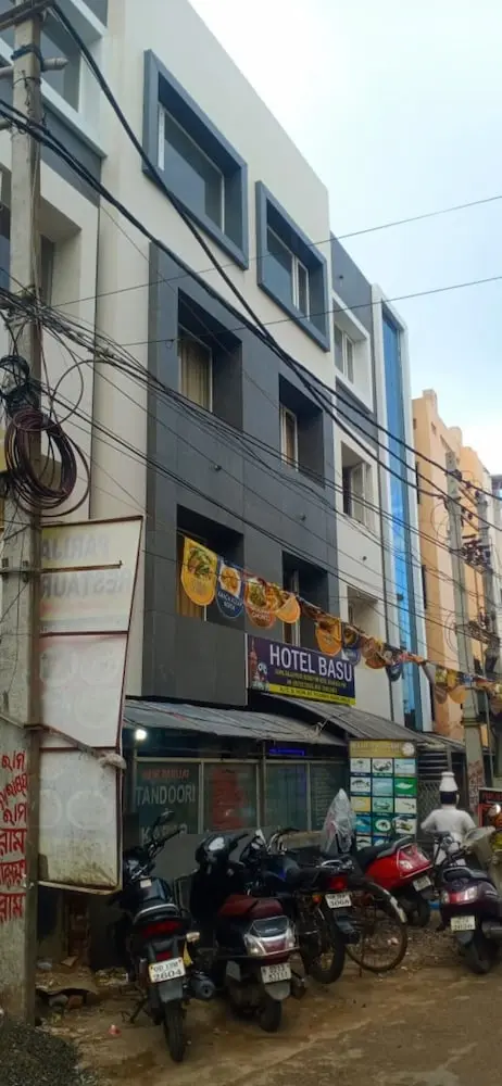 Goroomgo Basu Puri