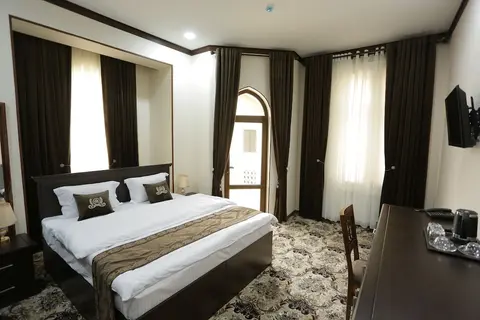 Ark Hotel