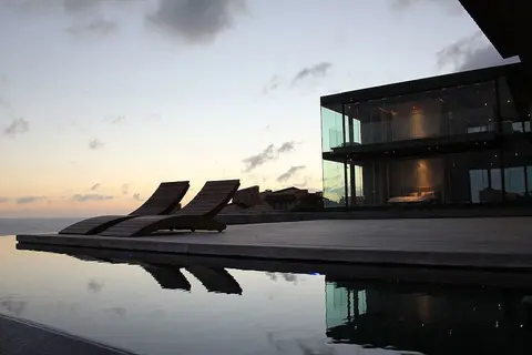 3 The Cove