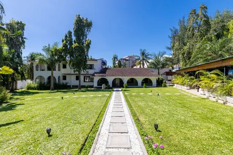 Makaazi