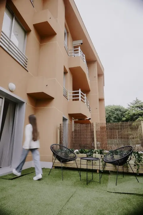 ZAREY HOSTEL