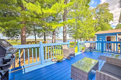 East Tawas Lakefront Getaway w/ Kayaks + Deck