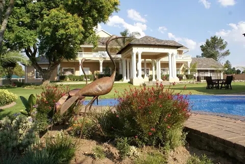 Attache Guest Lodge