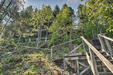 South Lake Coeur D'alene Home w/ Dock & Kayaks!