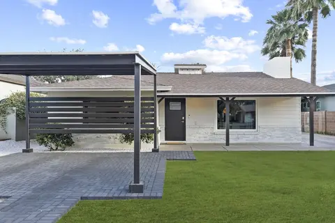 Bichitos Playground Heated with pool