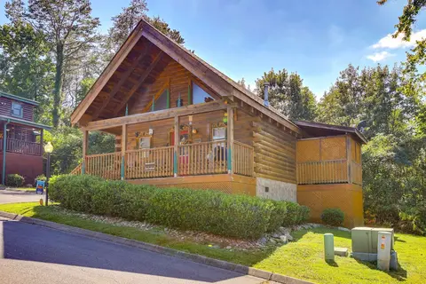 Pigeon Forge Vacation Rental w/ Private Hot Tub!