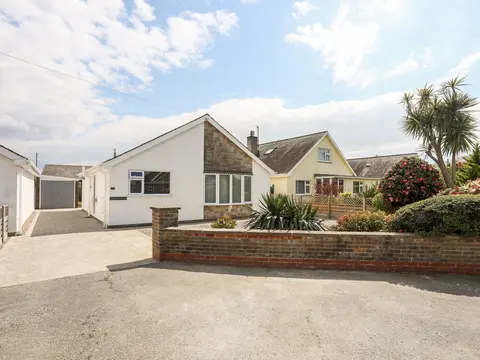 31 Beach Road