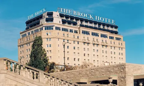 The Brock Niagara Falls Fallsview, Tapestry by Hilton