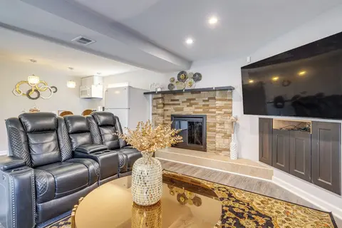 Pet-friendly Woodbridge Retreat Near Potomac Mills