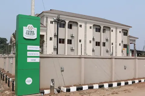 Iyore Grand Hotel & Suites 2
