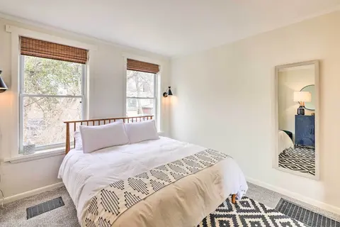 Cincinnati Vacation Rental: 6 Mi to Downtown!