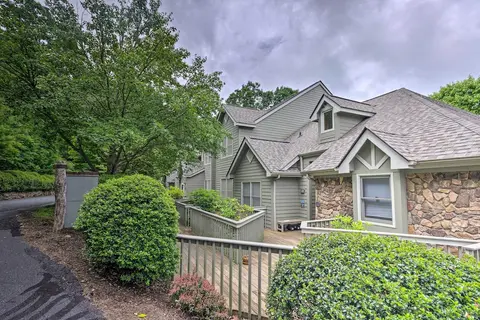 Blue Ridge Mtn Views: Condo w/ Furnished Balcony